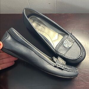 Bandolino Women's Navy Blue Loafers size 6